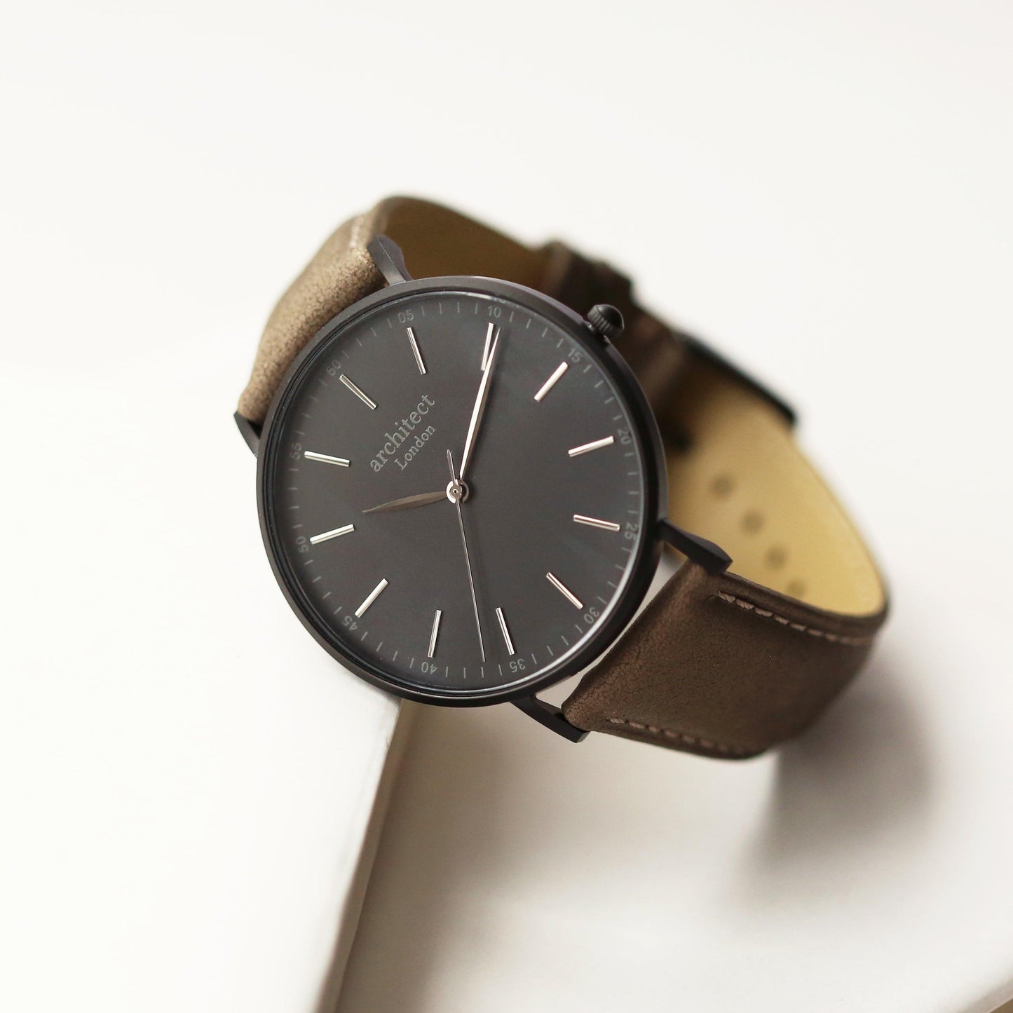 Modern Font Engraving - Men's Minimalist Watch + Urban Grey Strap - MJM OPERATION