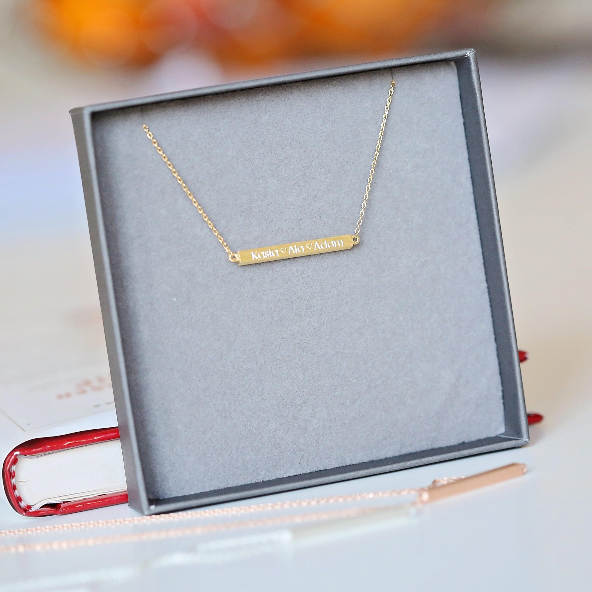 Personalised Horizontal Necklace Modern Font - MJM OPERATION